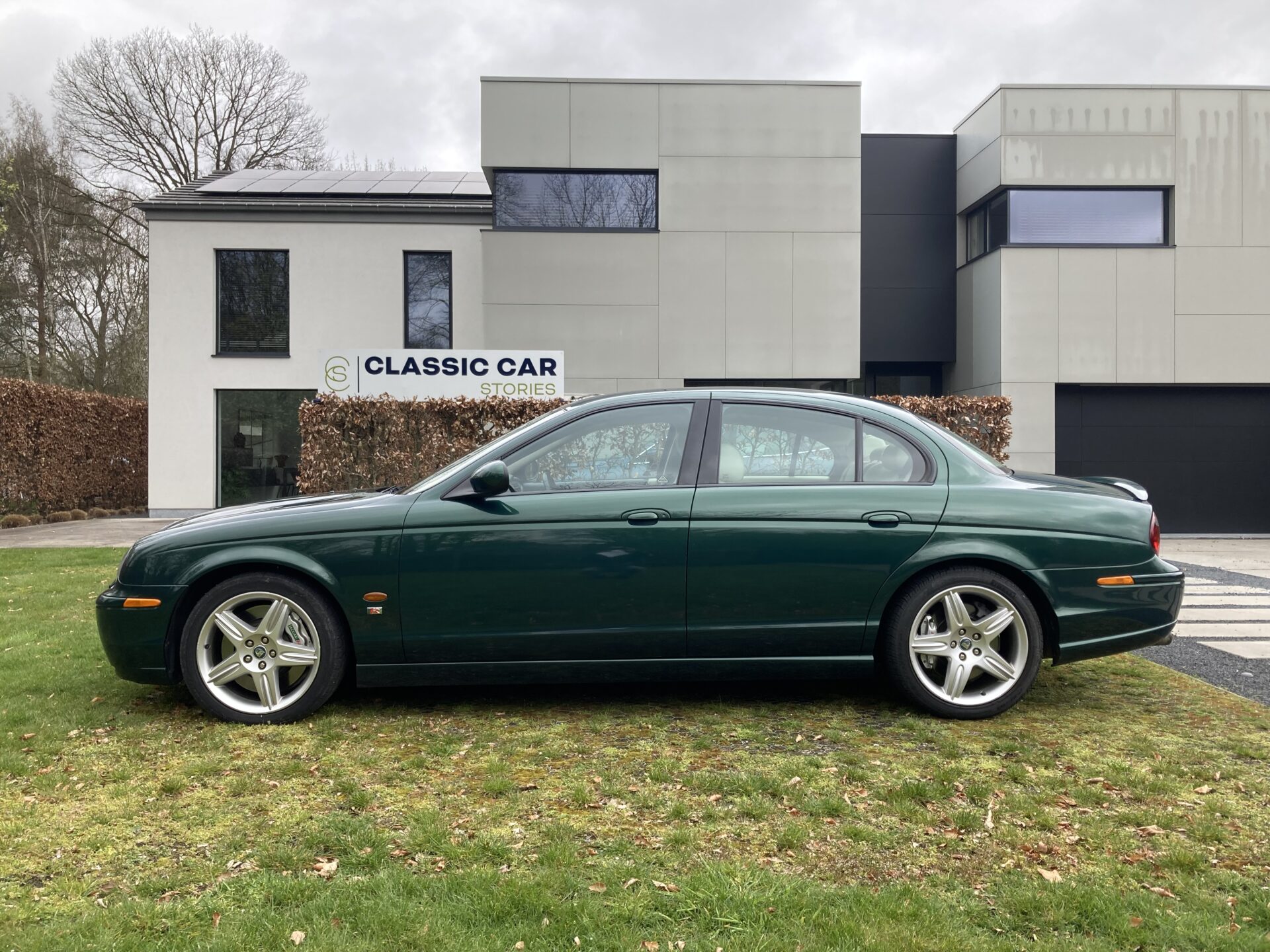 Jaguar S-type R - Classic Car Stories Antwerpen